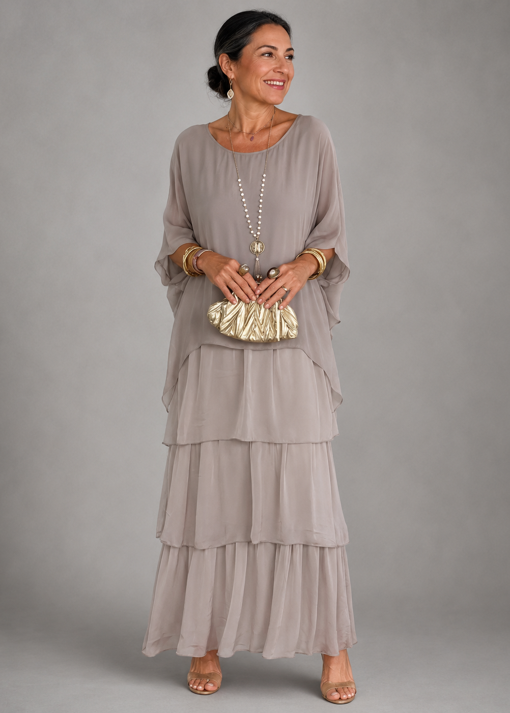 Valentina - Elegante vestido maxi de capas
