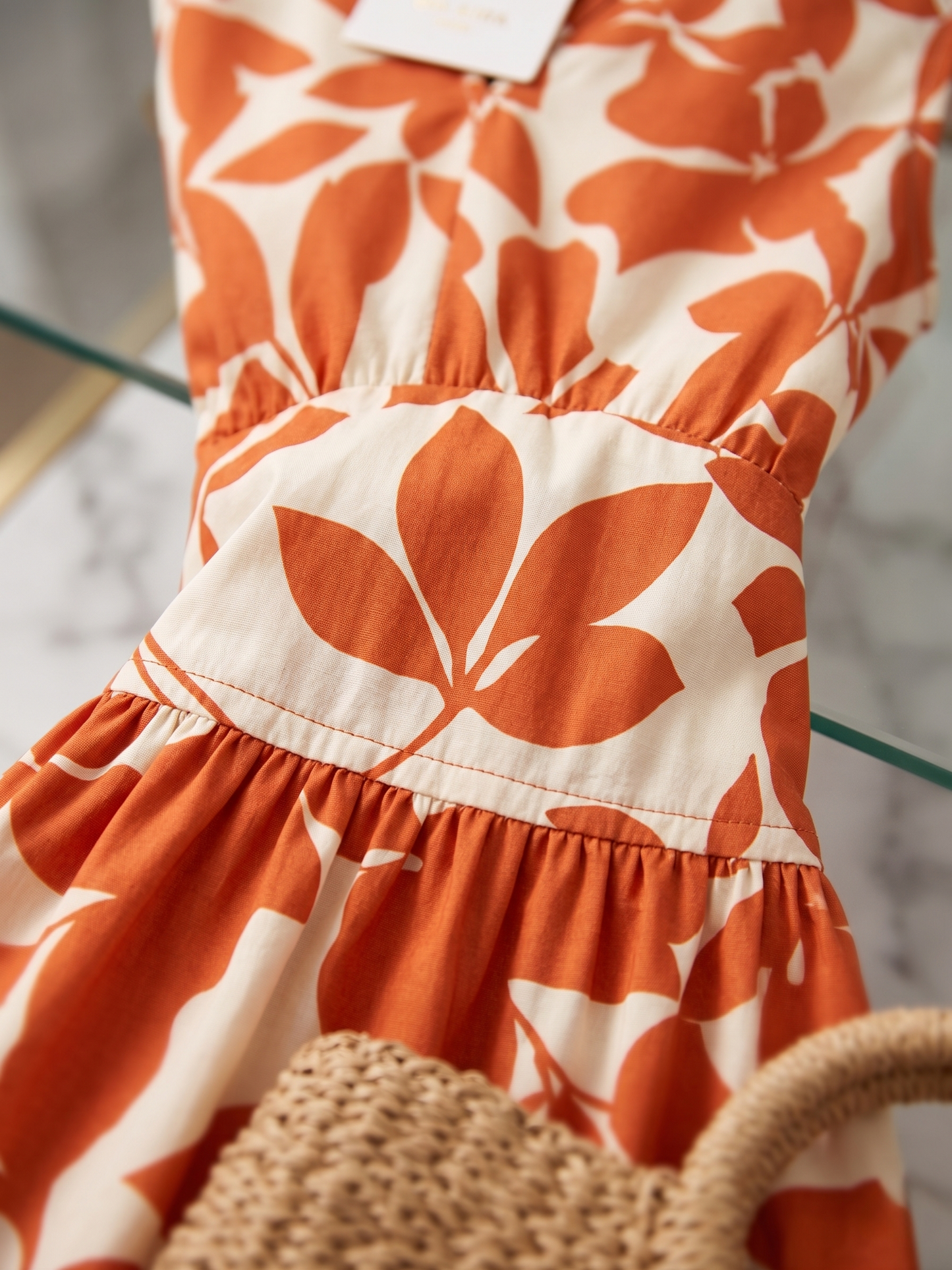 Valentina - Vestido midi floral favorecedor