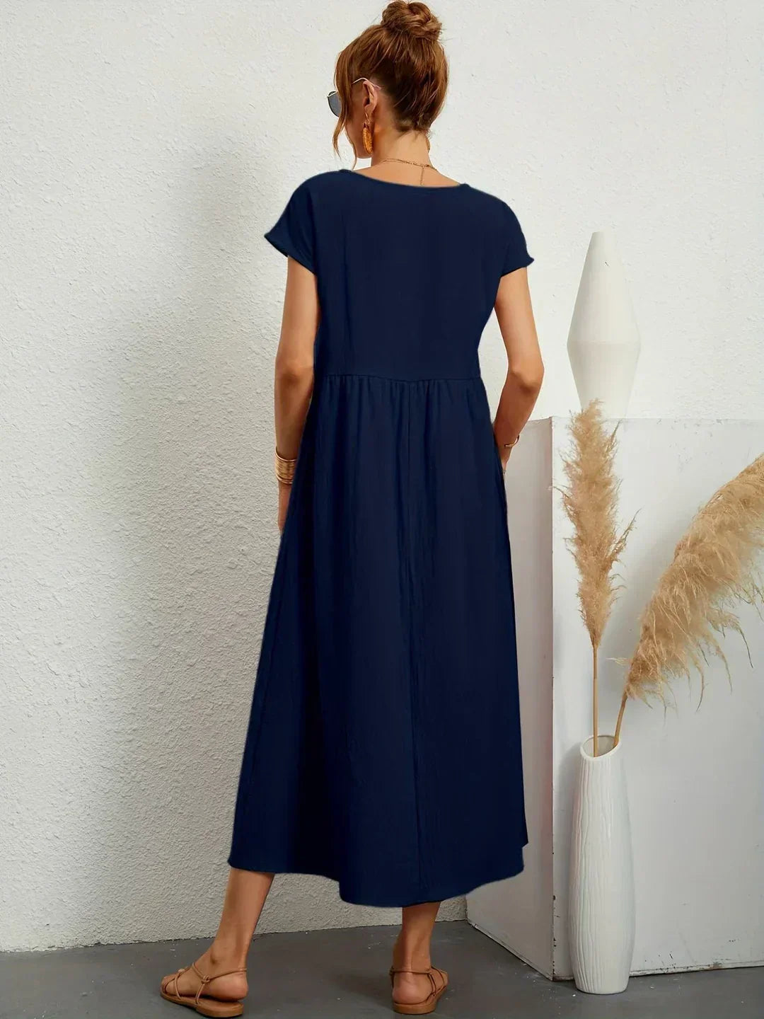 Valentina - Elegante vestido midi favorecedor