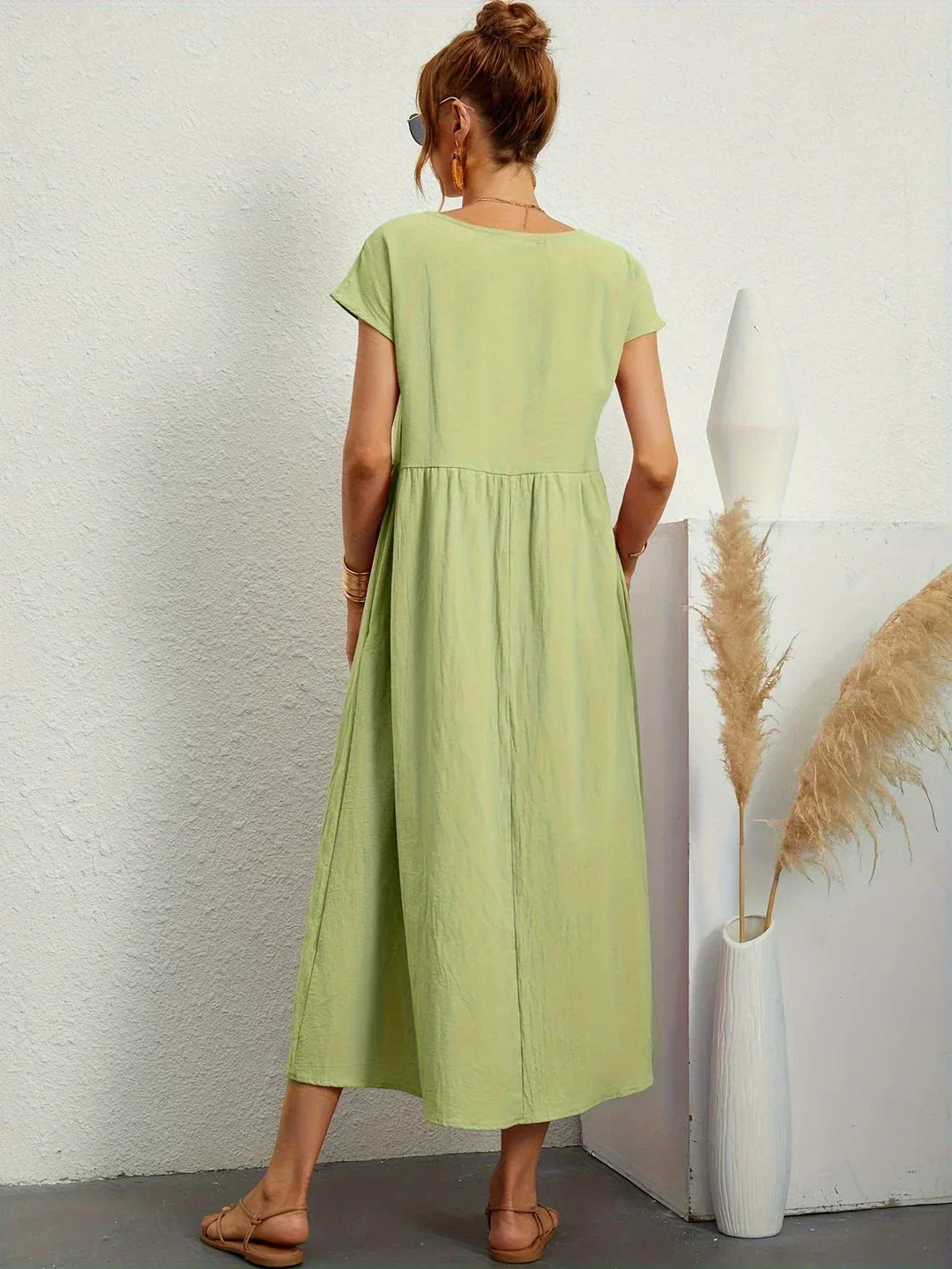 Valentina - Elegante vestido midi favorecedor